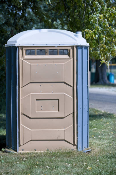 Portable bathroom rental in Higginsville, MO