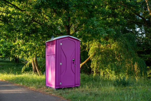 Best Porta potty delivery and setup  in Higginsville, MO